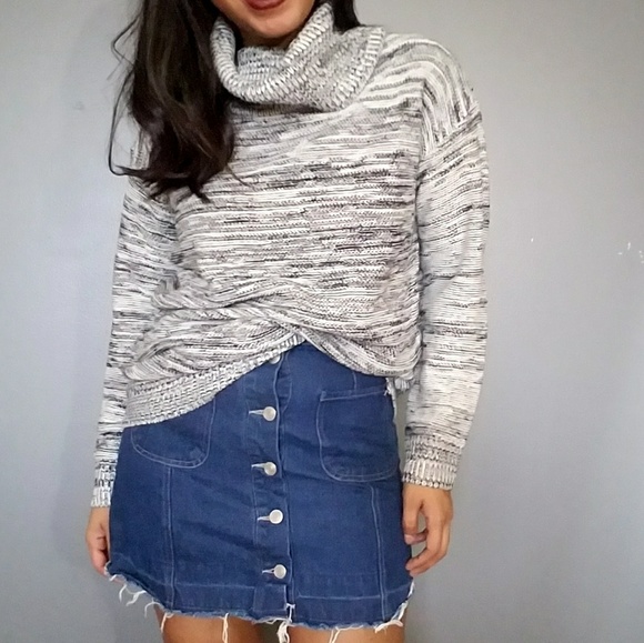 💦2FOR$20💦IVORY GREY TURTLENECK SWEATER - Picture 5 of 7